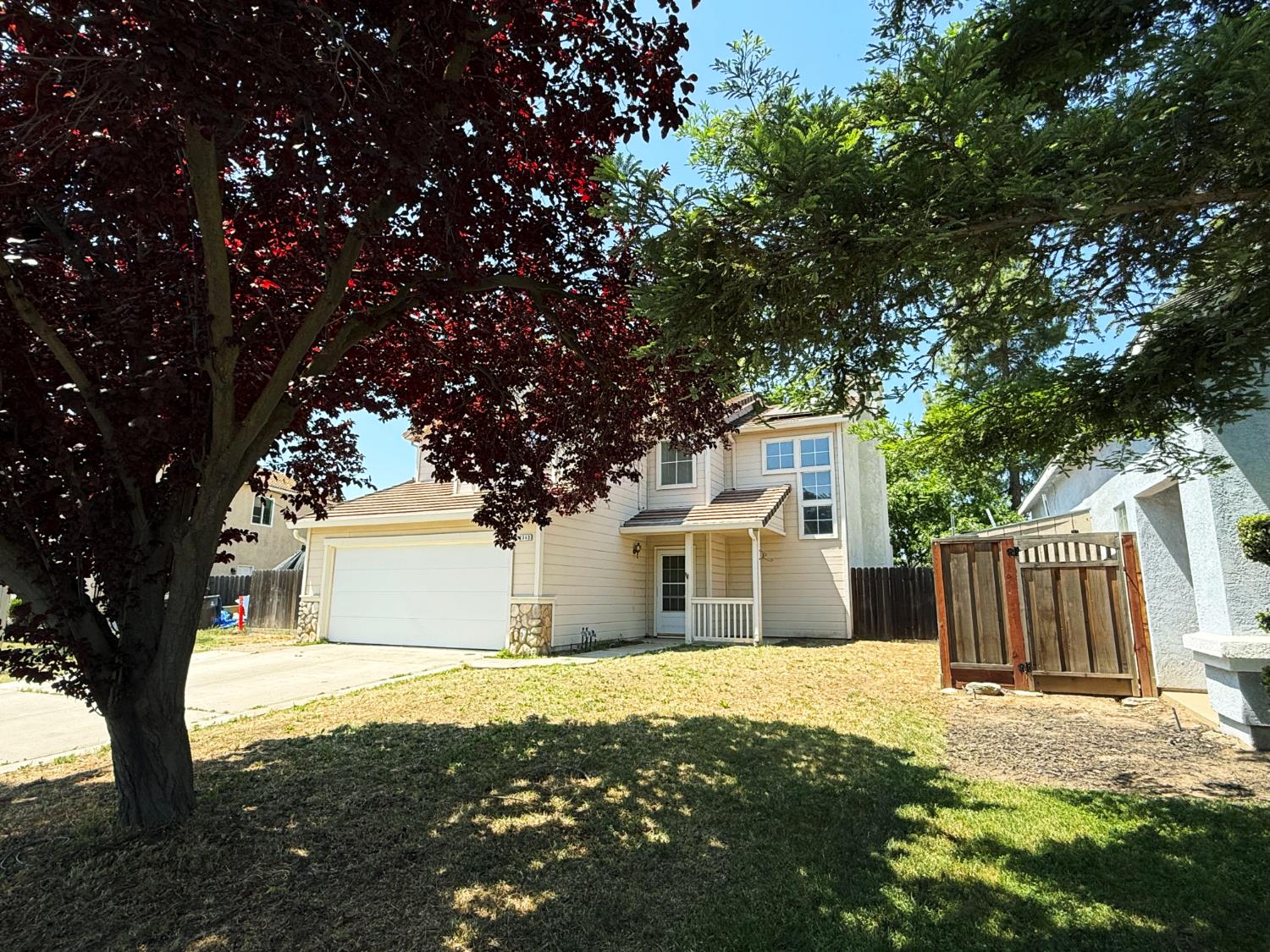 Detail Gallery Image 3 of 55 For 2040 Gordon Verner Cir, Stockton,  CA 95206 - 3 Beds | 2/1 Baths
