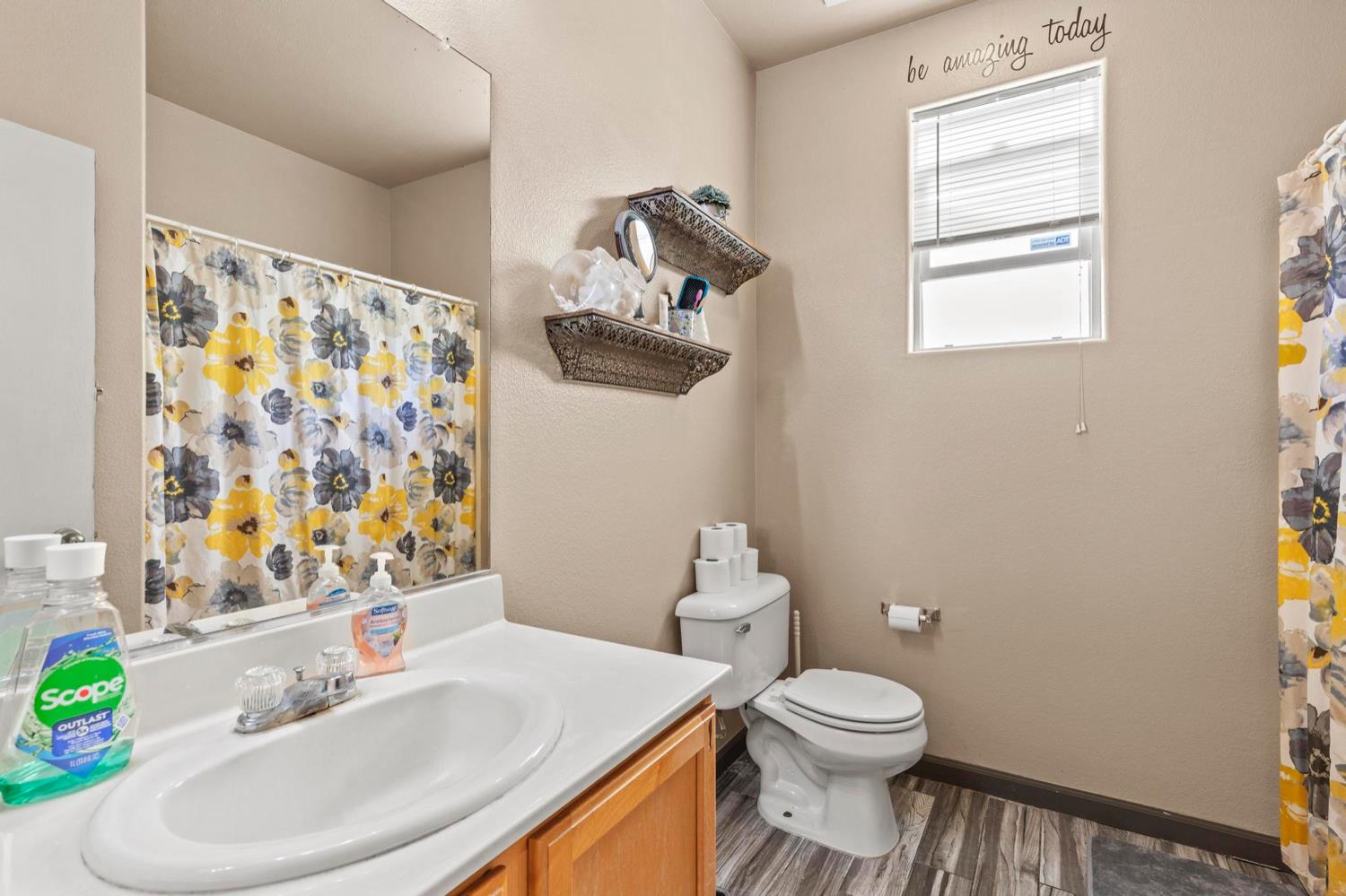 Maplehurst Street, Olivehurst, California image 11