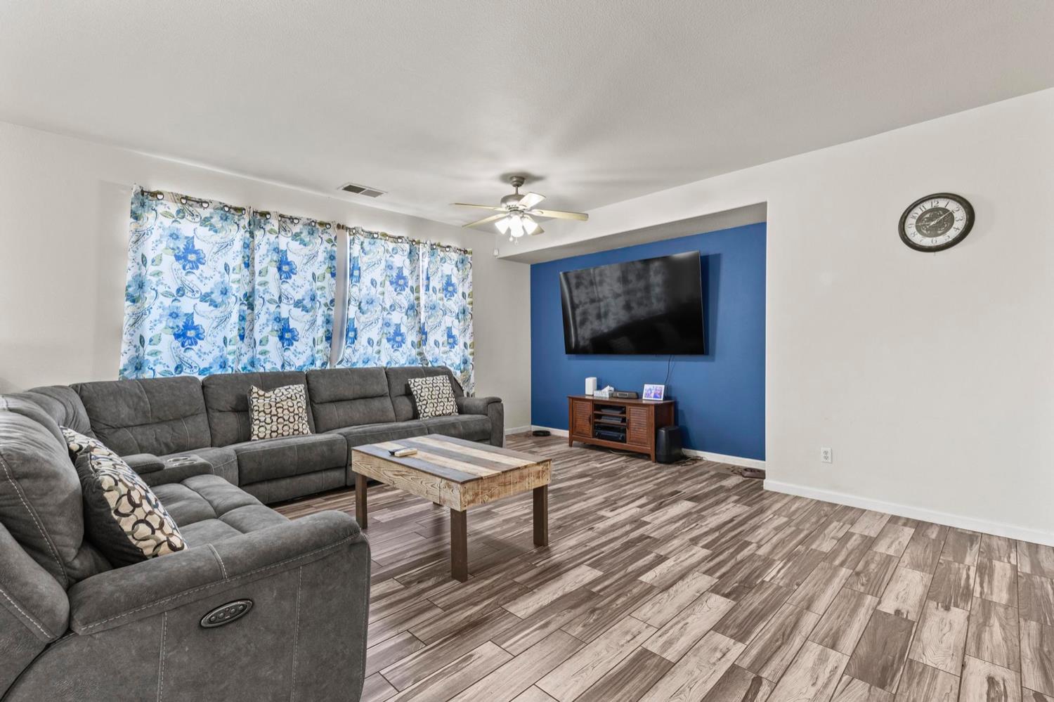 Maplehurst Street, Olivehurst, California image 4