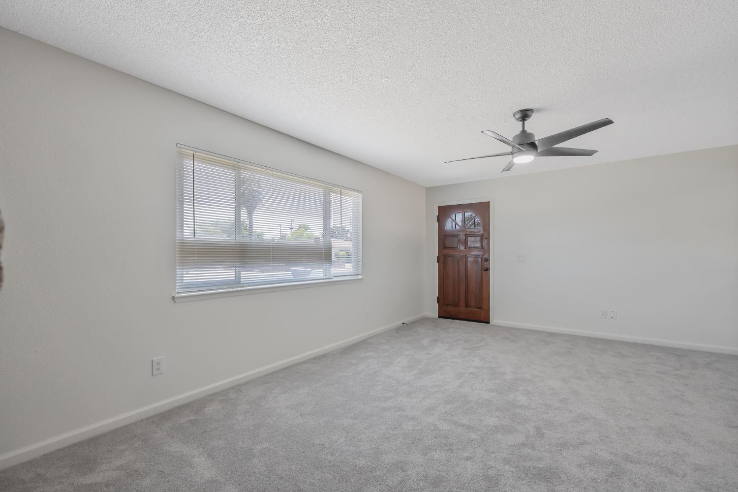 Detail Gallery Image 9 of 43 For 955 W San Gabriel Ave, Clovis,  CA 93612 - 2 Beds | 1 Baths