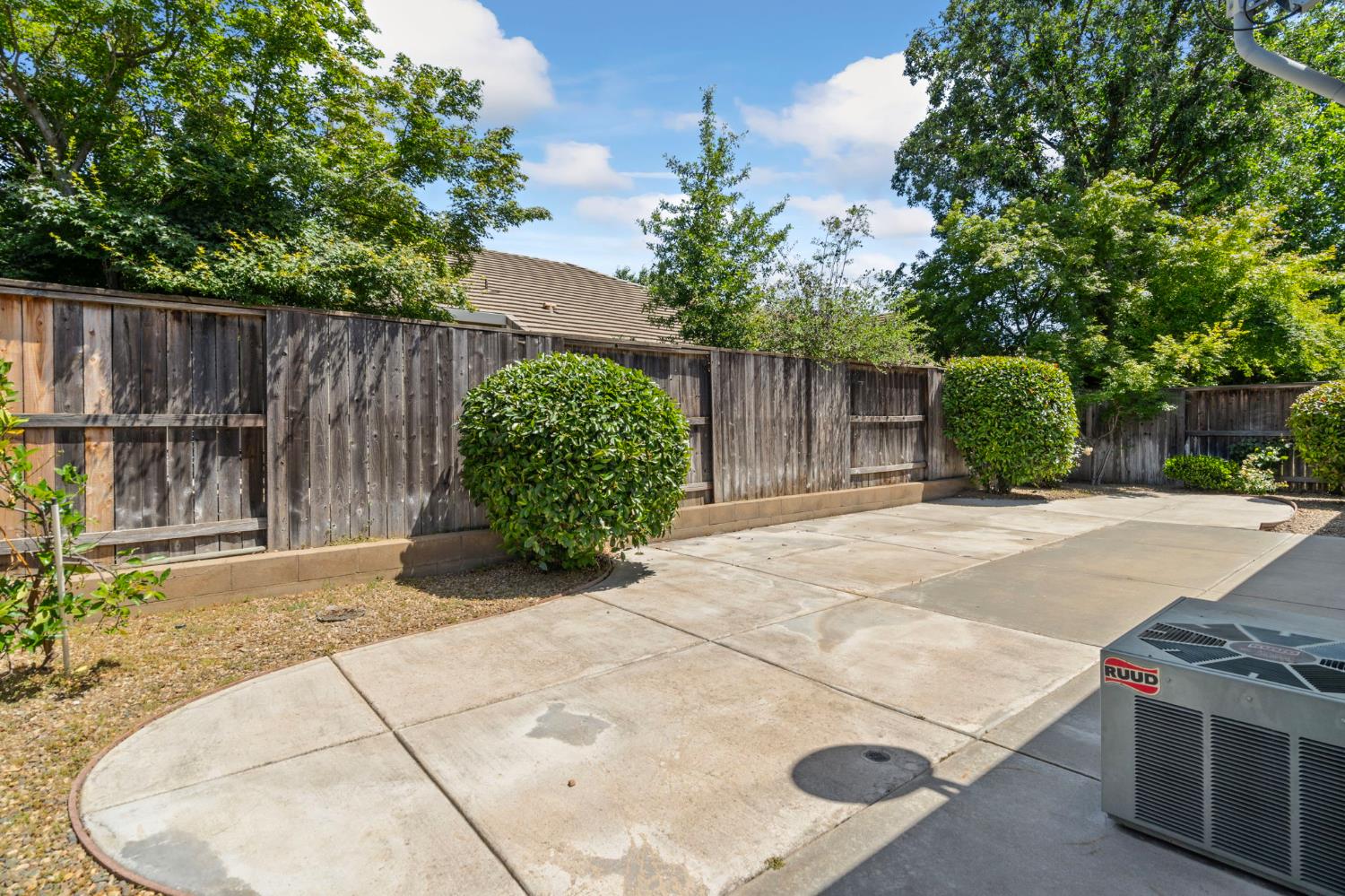 Detail Gallery Image 42 of 55 For 1925 Crystalwood Ln, Lodi,  CA 95242 - 3 Beds | 2 Baths