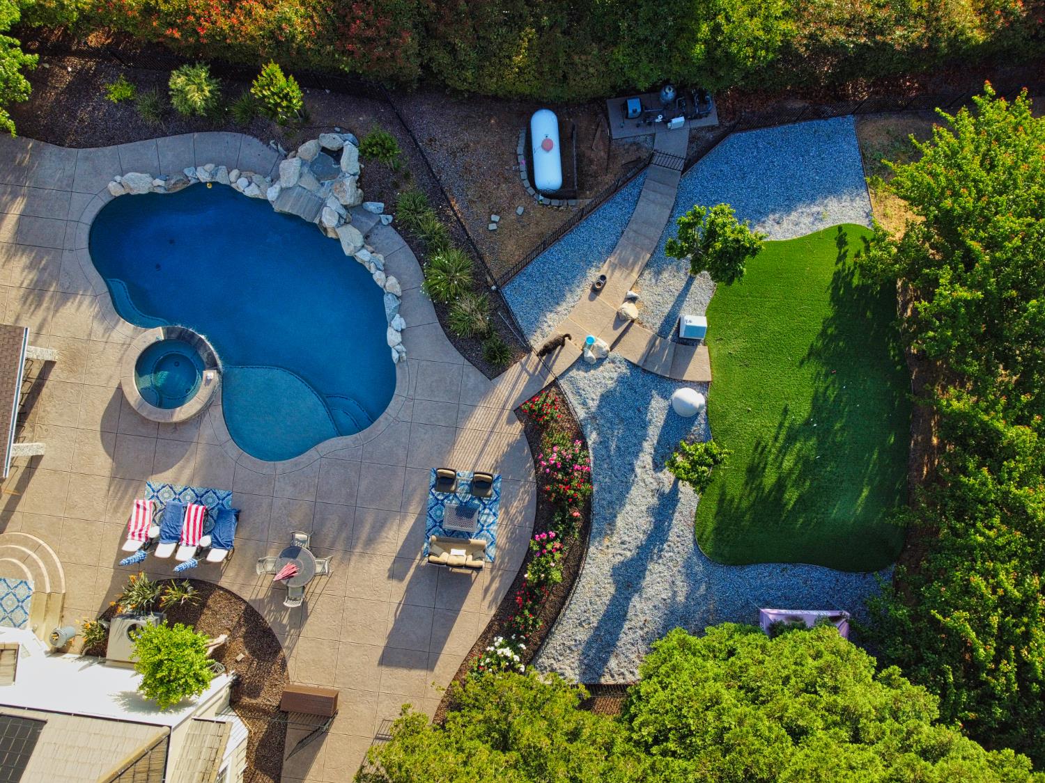 Detail Gallery Image 8 of 31 For 4520 Rigel Ct., Shingle Springs,  CA 95682 - 5 Beds | 3 Baths
