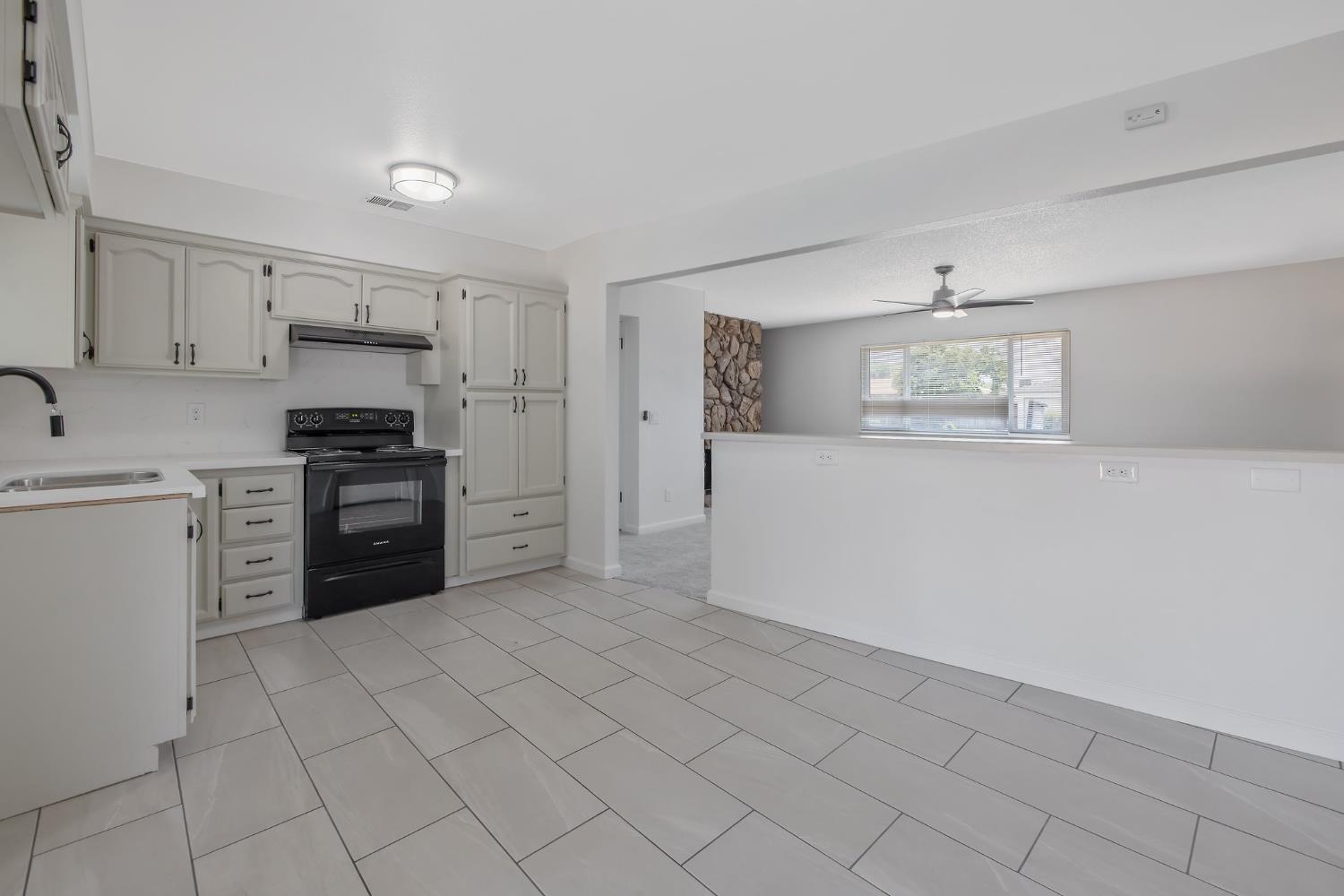Detail Gallery Image 17 of 43 For 955 W San Gabriel Ave, Clovis,  CA 93612 - 2 Beds | 1 Baths