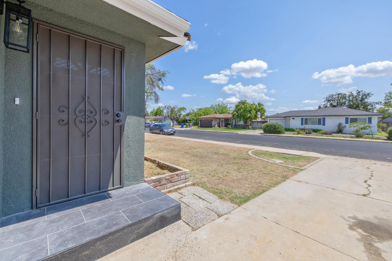 Detail Gallery Image 5 of 43 For 955 W San Gabriel Ave, Clovis,  CA 93612 - 2 Beds | 1 Baths