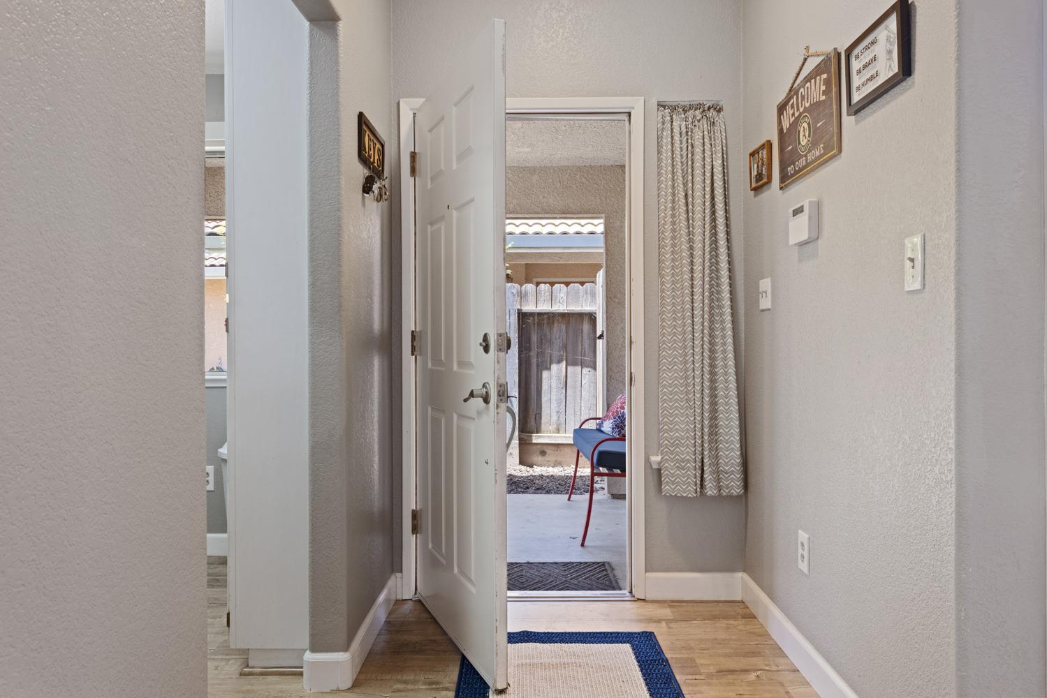 Detail Gallery Image 6 of 33 For 1112 La Mesa St, Escalon,  CA 95320 - 3 Beds | 2 Baths