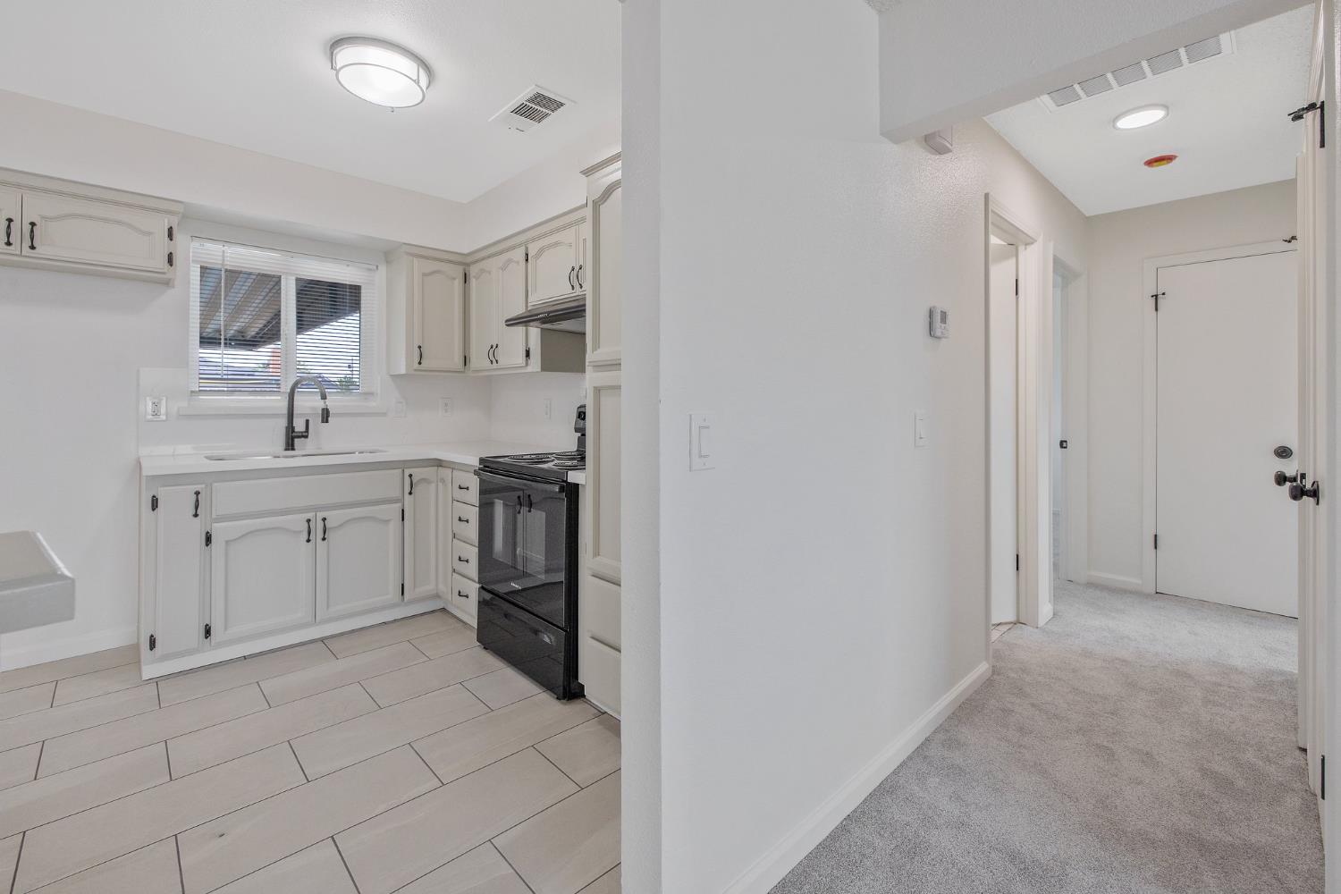 Detail Gallery Image 18 of 43 For 955 W San Gabriel Ave, Clovis,  CA 93612 - 2 Beds | 1 Baths