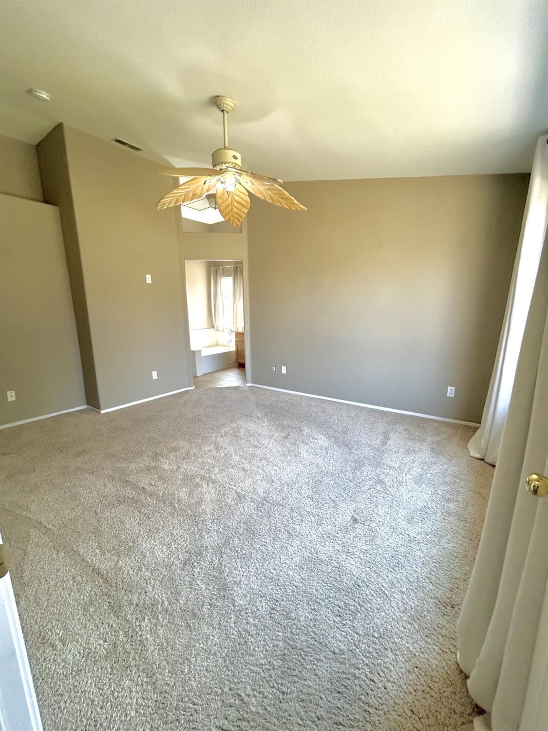 Detail Gallery Image 9 of 31 For 766 Oldenburg Way, Galt,  CA 95632 - 3 Beds | 2 Baths