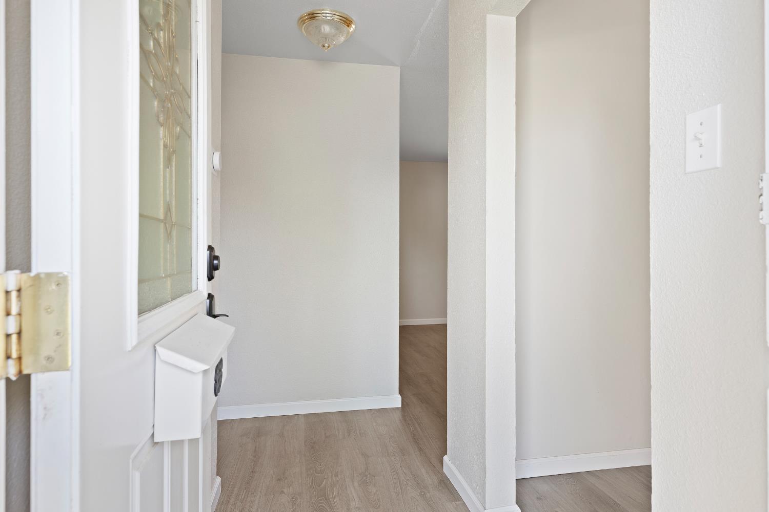 Detail Gallery Image 6 of 26 For 2001 Scott Ave, Modesto,  CA 95350 - 3 Beds | 2 Baths