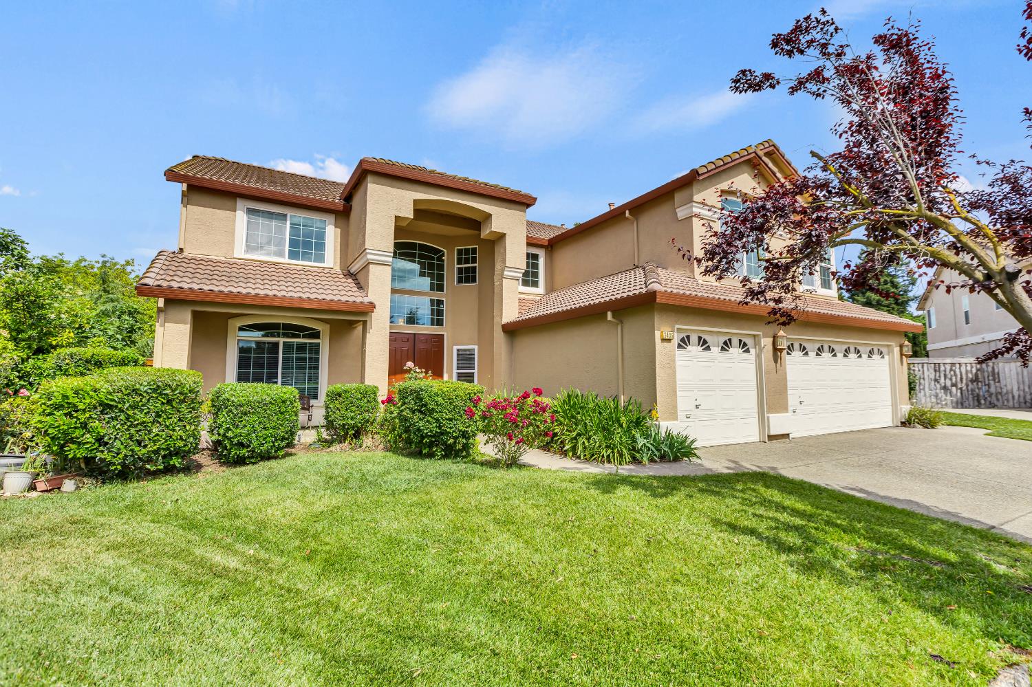 Detail Gallery Image 2 of 90 For 3435 Sierra Meadow Ct, Elk Grove,  CA 95758 - 6 Beds | 3 Baths