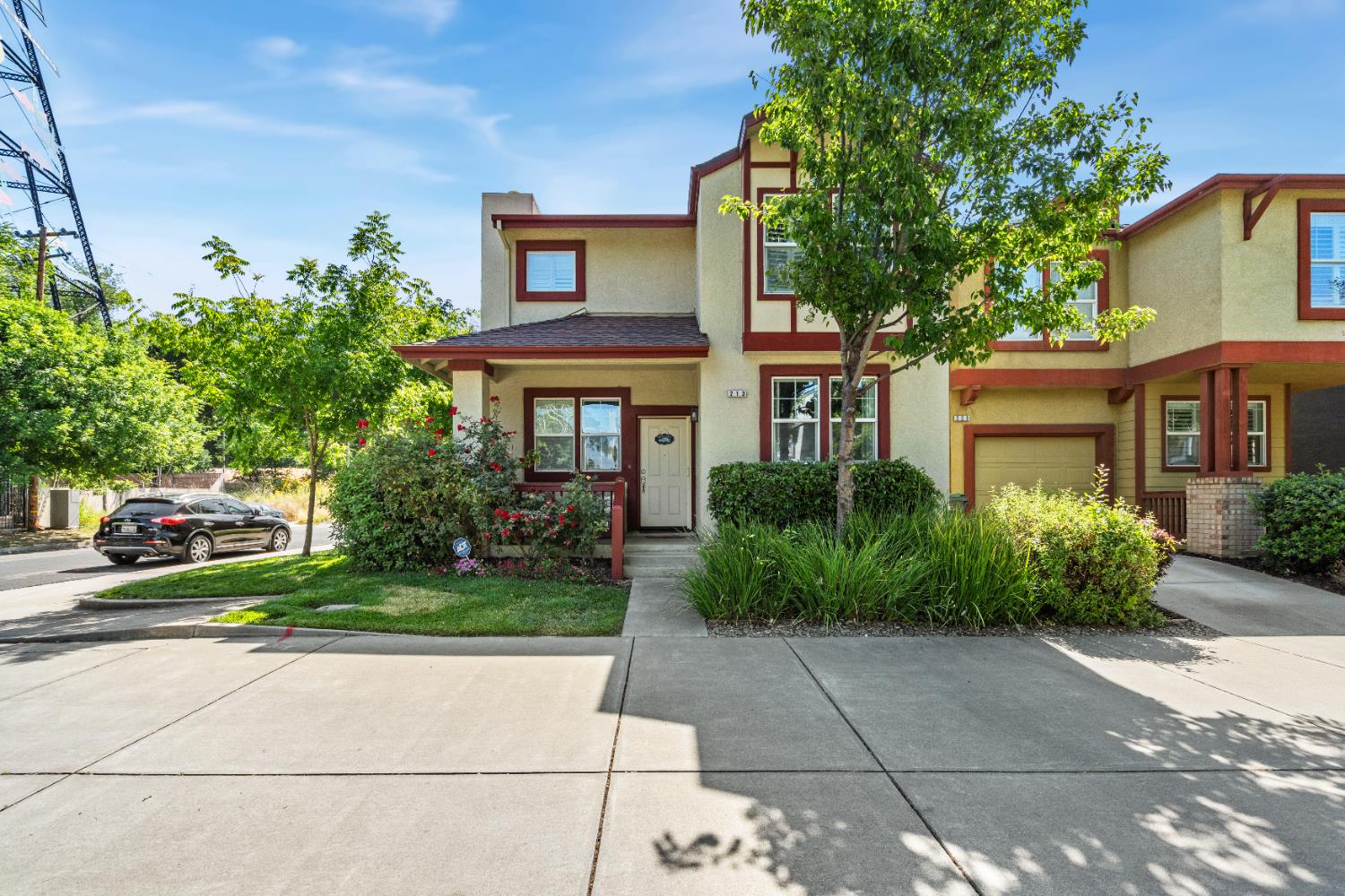 Detail Gallery Image 2 of 31 For 213 Washington Pl, West Sacramento,  CA 95605 - 3 Beds | 2/1 Baths