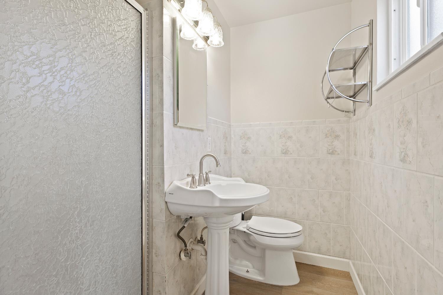 Detail Gallery Image 19 of 26 For 2001 Scott Ave, Modesto,  CA 95350 - 3 Beds | 2 Baths