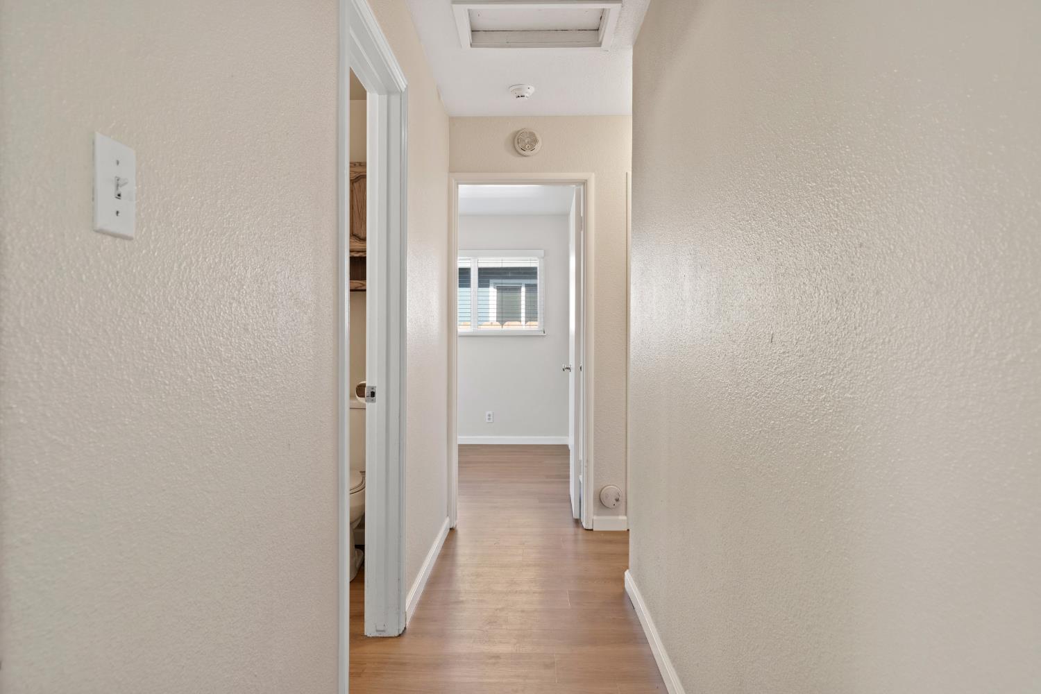 Detail Gallery Image 14 of 26 For 2001 Scott Ave, Modesto,  CA 95350 - 3 Beds | 2 Baths