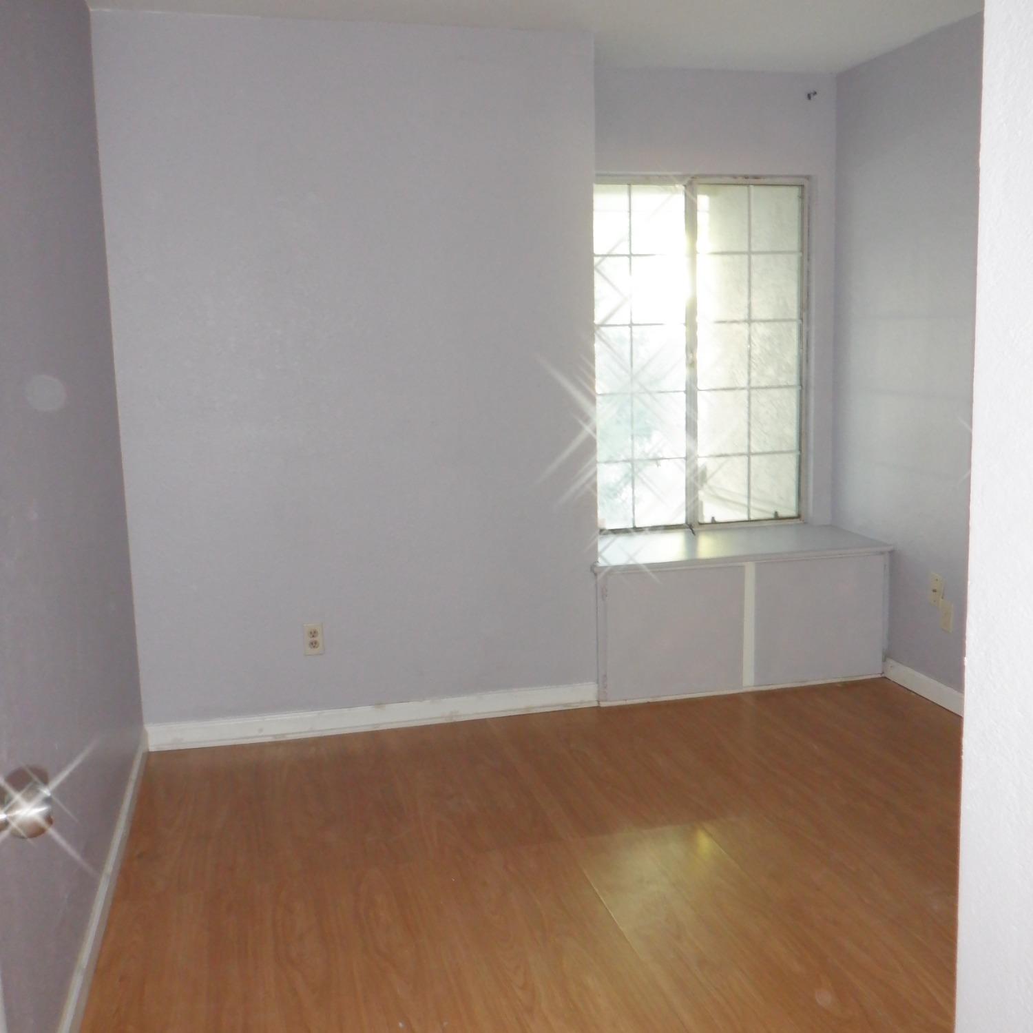 Detail Gallery Image 9 of 19 For 8425 Vintage Park Dr., Sacramento,  CA 95828 - 3 Beds | 2 Baths