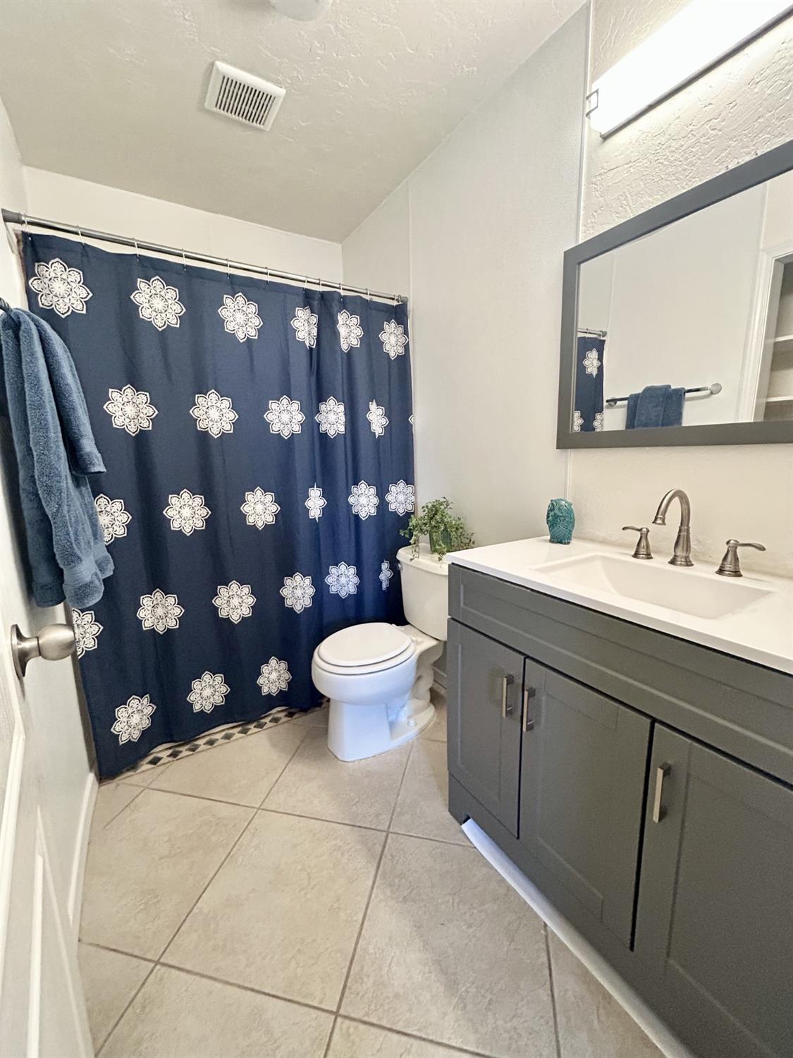Detail Gallery Image 15 of 31 For 766 Oldenburg Way, Galt,  CA 95632 - 3 Beds | 2 Baths