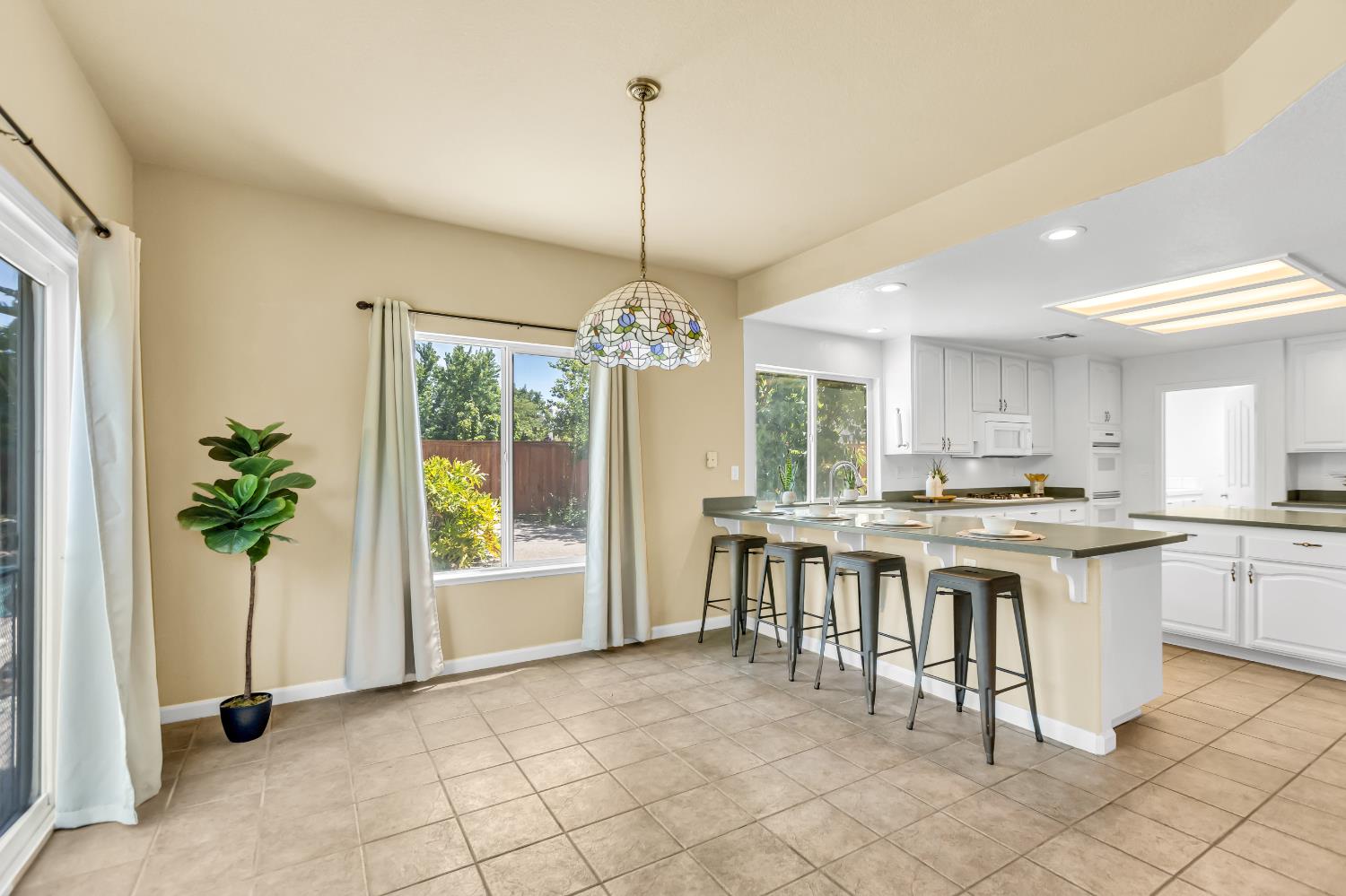 Detail Gallery Image 22 of 90 For 3435 Sierra Meadow Ct, Elk Grove,  CA 95758 - 6 Beds | 3 Baths