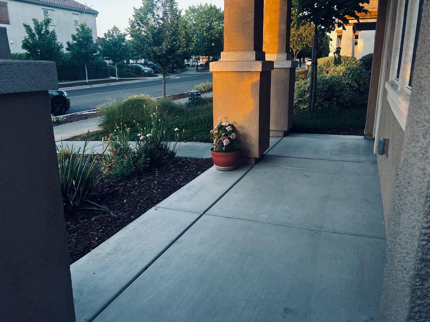 Detail Gallery Image 5 of 16 For 2560 Greg Jarvis Ave, Sacramento,  CA 95834 - 3 Beds | 2/1 Baths