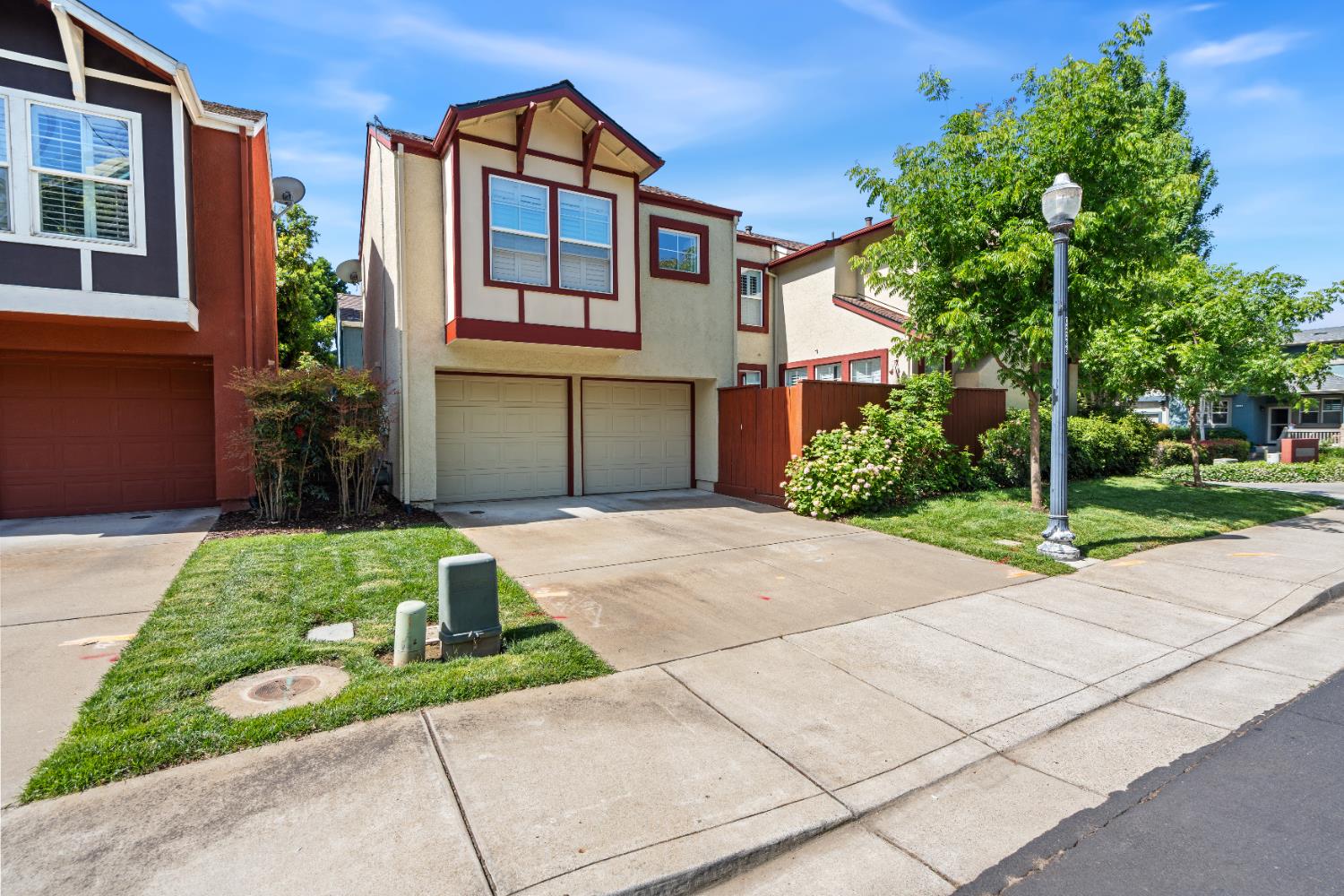 Detail Gallery Image 4 of 31 For 213 Washington Pl, West Sacramento,  CA 95605 - 3 Beds | 2/1 Baths