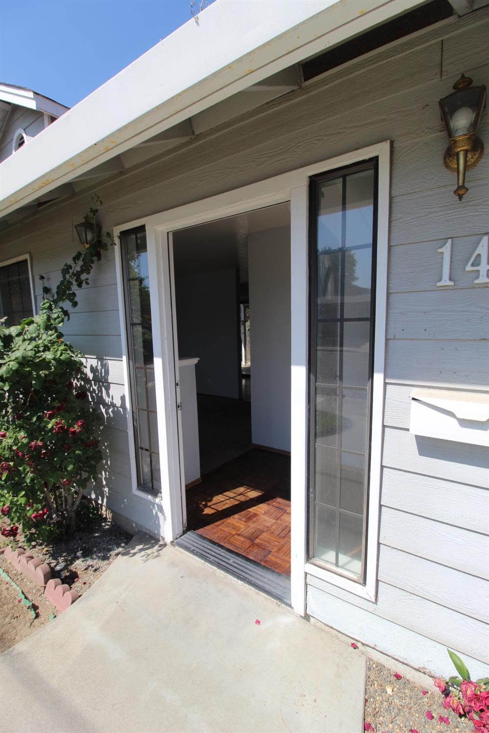 Detail Gallery Image 9 of 23 For 144 Stanislaus Ave, Oakdale,  CA 95361 - 2 Beds | 1 Baths