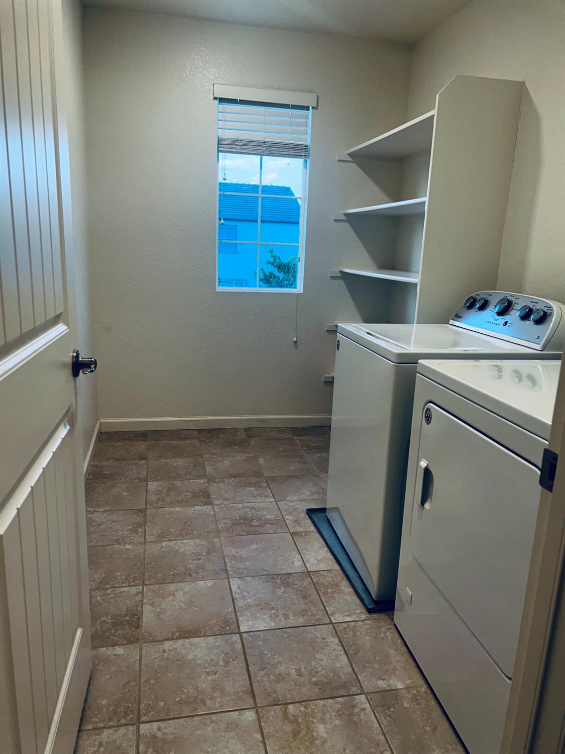 Detail Gallery Image 7 of 16 For 2560 Greg Jarvis Ave, Sacramento,  CA 95834 - 3 Beds | 2/1 Baths