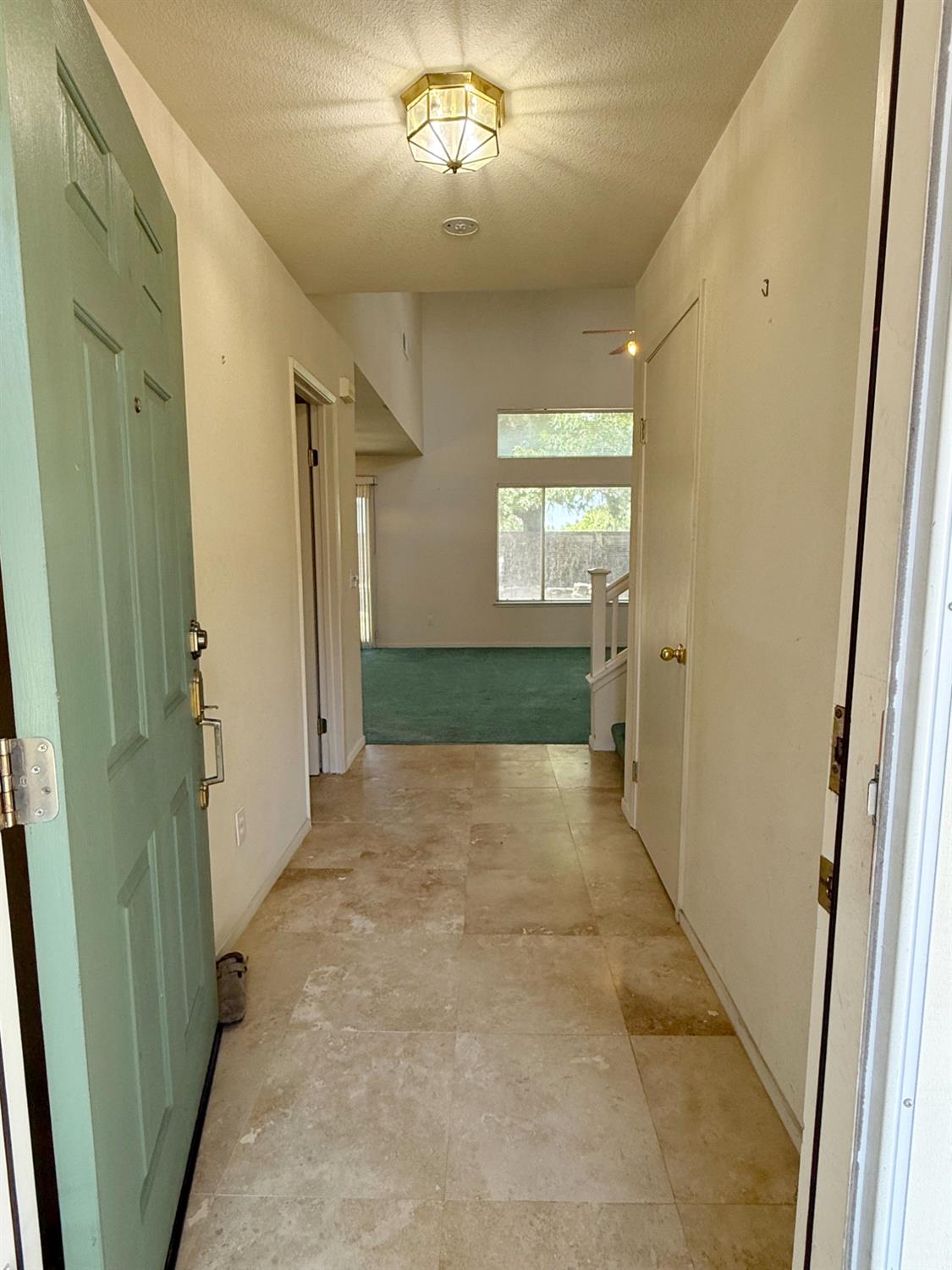 Detail Gallery Image 7 of 55 For 2040 Gordon Verner Cir, Stockton,  CA 95206 - 3 Beds | 2/1 Baths