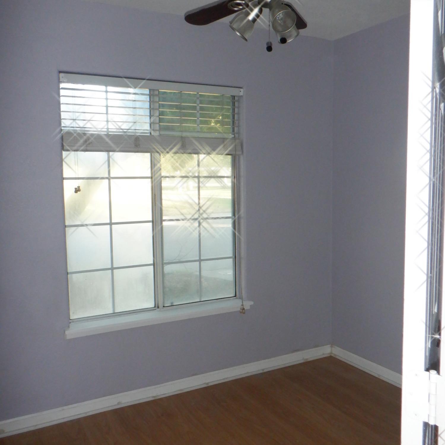 Detail Gallery Image 11 of 19 For 8425 Vintage Park Dr., Sacramento,  CA 95828 - 3 Beds | 2 Baths