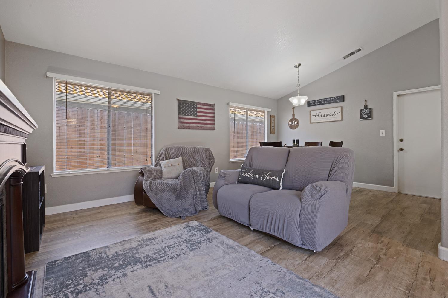 Detail Gallery Image 13 of 33 For 1112 La Mesa St, Escalon,  CA 95320 - 3 Beds | 2 Baths