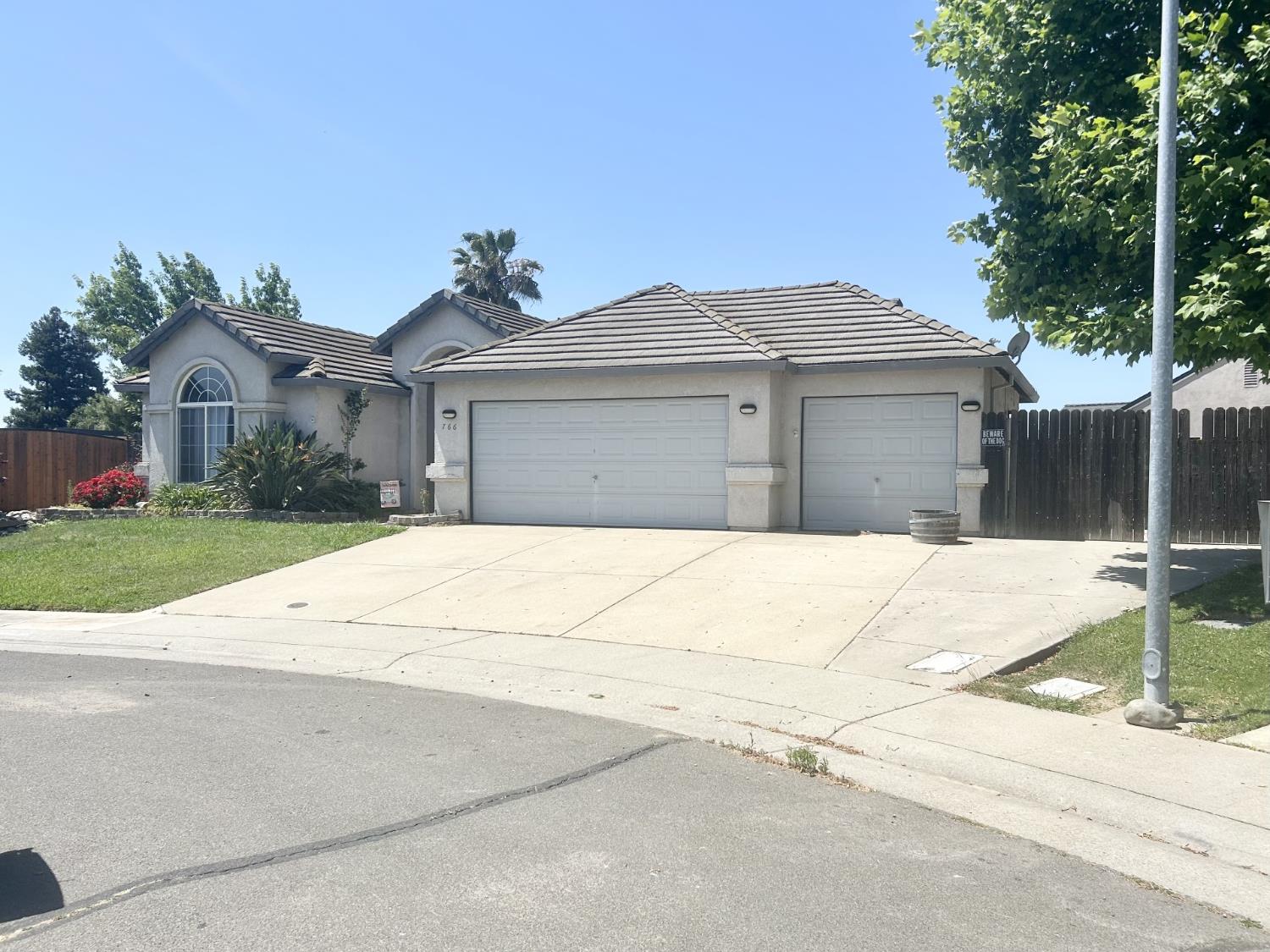 Detail Gallery Image 2 of 31 For 766 Oldenburg Way, Galt,  CA 95632 - 3 Beds | 2 Baths