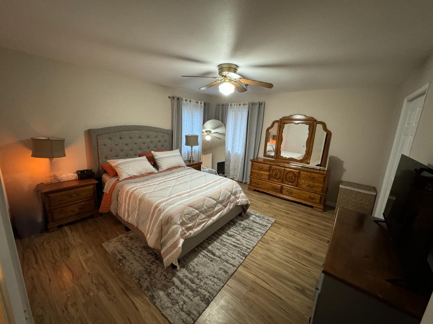 Detail Gallery Image 11 of 26 For 12936 Main St, Waterford,  CA 95386 - 3 Beds | 2 Baths