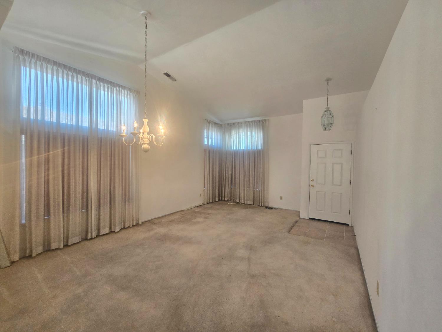 Detail Gallery Image 6 of 11 For 1943 Calafia Ct, Tracy,  CA 95376 - 3 Beds | 2 Baths