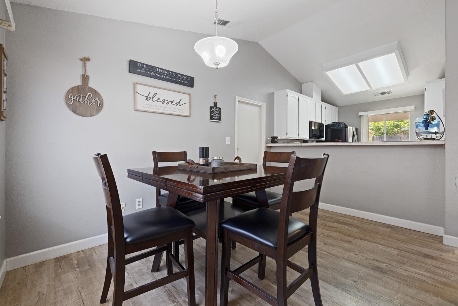 Detail Gallery Image 14 of 33 For 1112 La Mesa St, Escalon,  CA 95320 - 3 Beds | 2 Baths