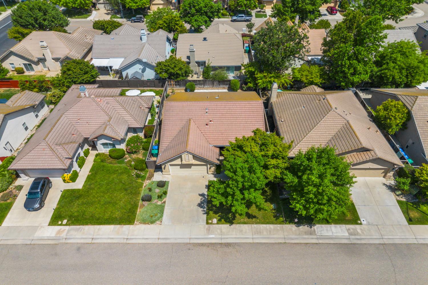 Detail Gallery Image 3 of 55 For 1925 Crystalwood Ln, Lodi,  CA 95242 - 3 Beds | 2 Baths