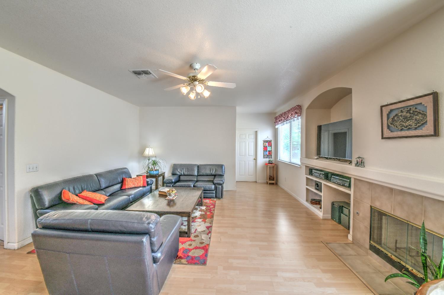 Detail Gallery Image 13 of 30 For 4208 Heritage Dr, Modesto,  CA 95356 - 4 Beds | 3 Baths