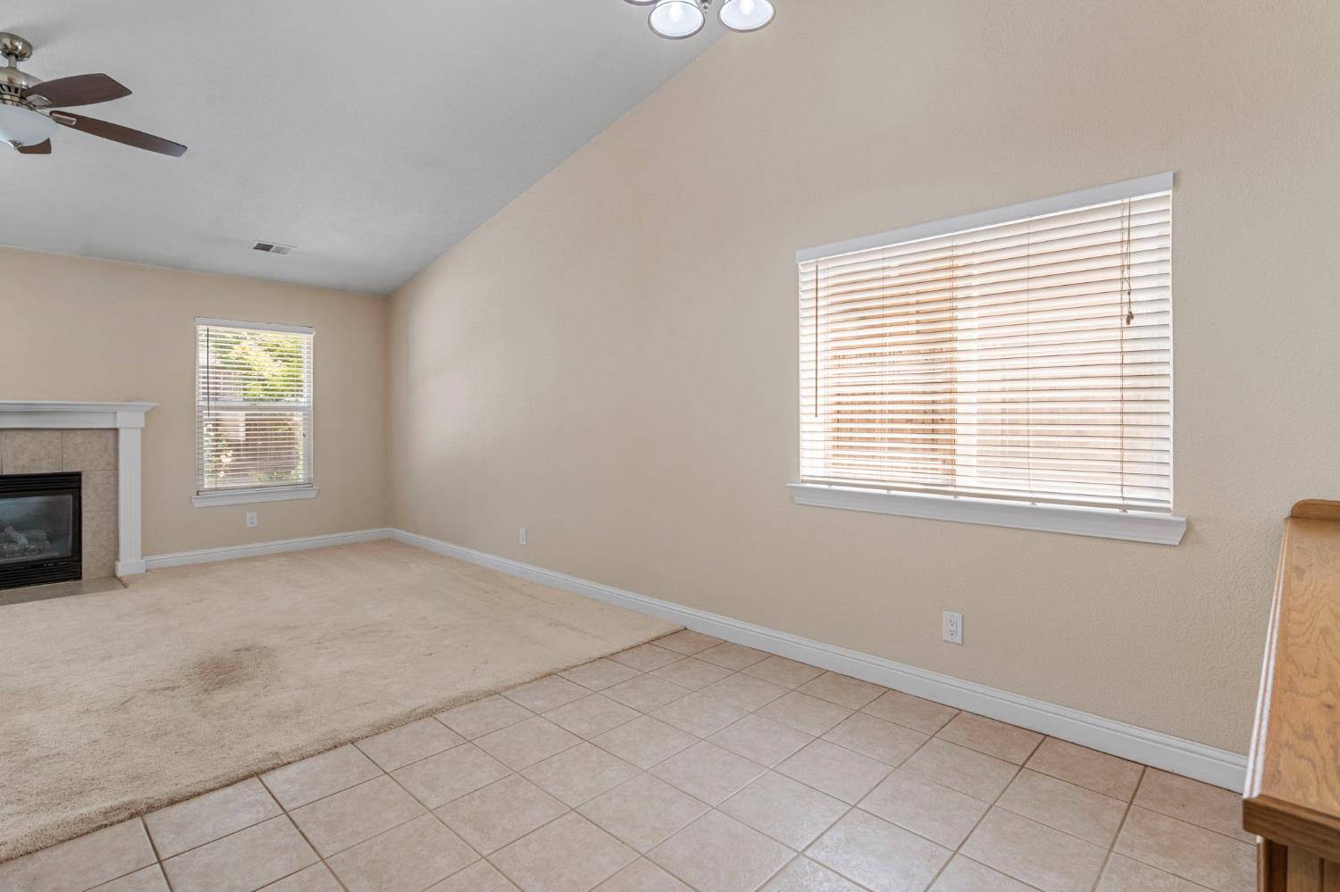 Detail Gallery Image 18 of 55 For 1925 Crystalwood Ln, Lodi,  CA 95242 - 3 Beds | 2 Baths