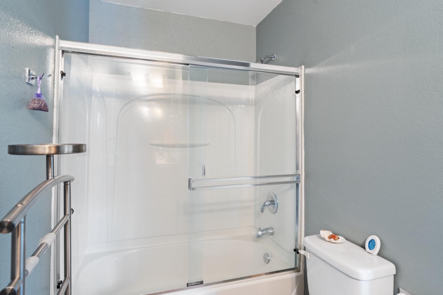 Detail Gallery Image 24 of 31 For 213 Washington Pl, West Sacramento,  CA 95605 - 3 Beds | 2/1 Baths