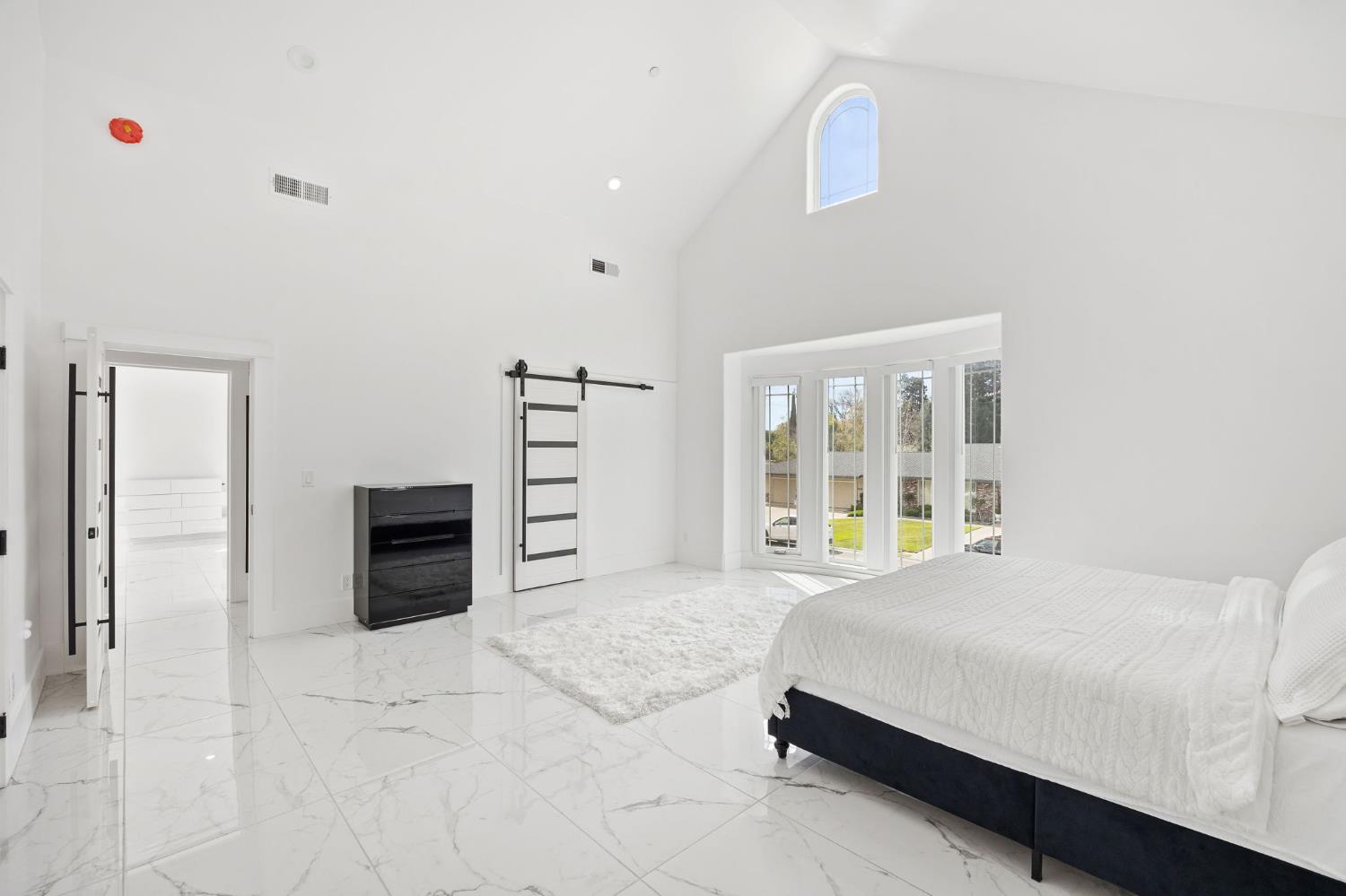 Detail Gallery Image 30 of 93 For 9425 S Wales Way, Elk Grove,  CA 95758 - 5 Beds | 5/1 Baths