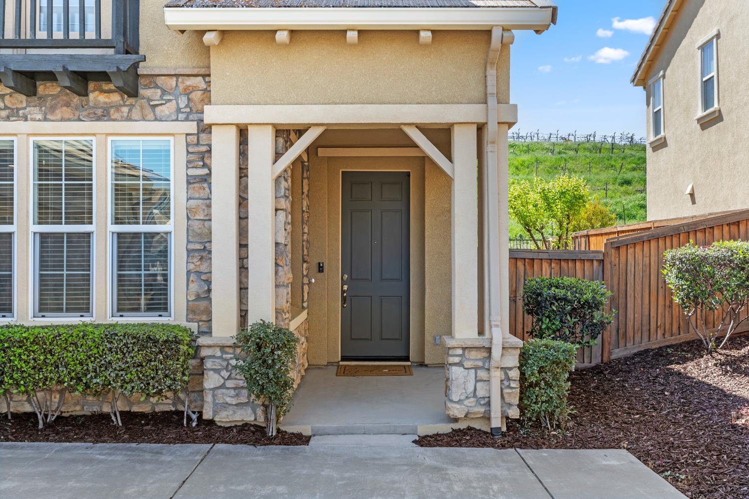 Detail Gallery Image 4 of 32 For 9477 California Oak Cir, Patterson,  CA 95363 - 4 Beds | 3/1 Baths