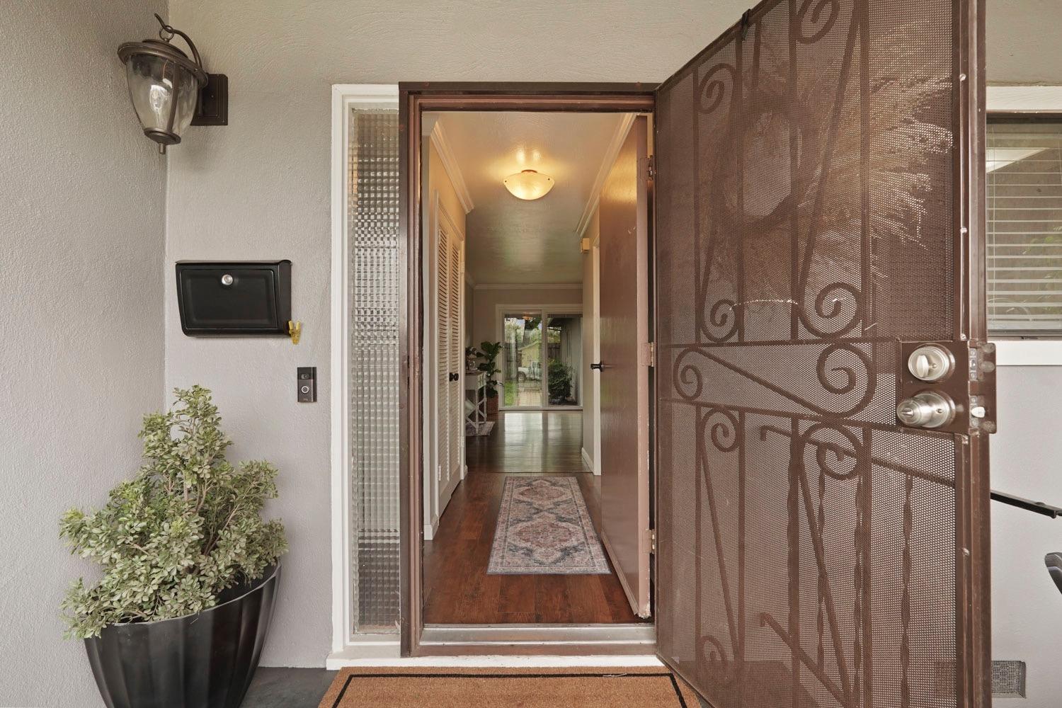 Detail Gallery Image 7 of 42 For 1118 Hawthorne Ave, Modesto,  CA 95350 - 3 Beds | 2 Baths