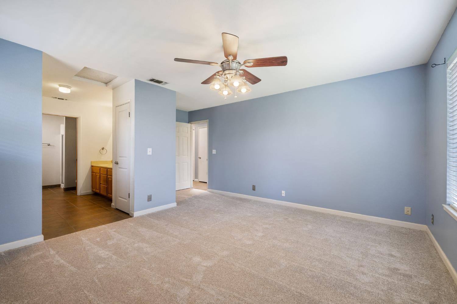 Detail Gallery Image 4 of 41 For 9286 Ultra Ct, Orangevale,  CA 95662 - 3 Beds | 2 Baths