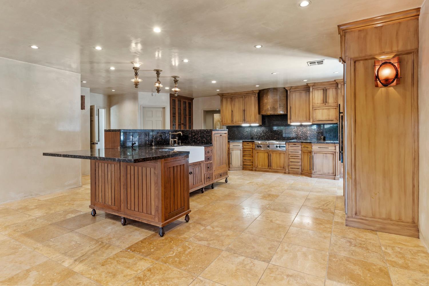 Detail Gallery Image 23 of 58 For 300 El Rio Ave, Modesto,  CA 95354 - 5 Beds | 3 Baths