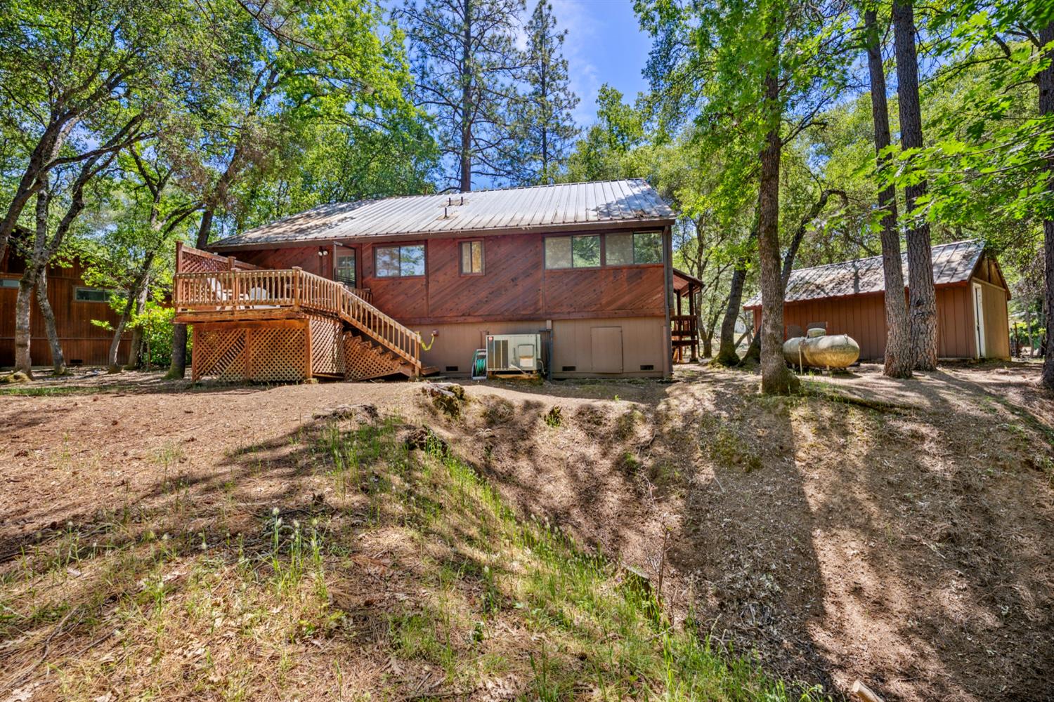 Detail Gallery Image 33 of 38 For 17836 Oriole Ct, Penn Valley,  CA 95946 - 2 Beds | 2 Baths