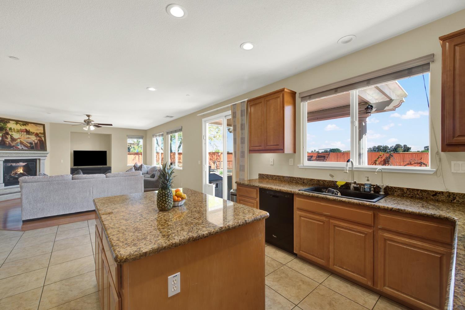 Mandarin Street, Woodland, California image 20