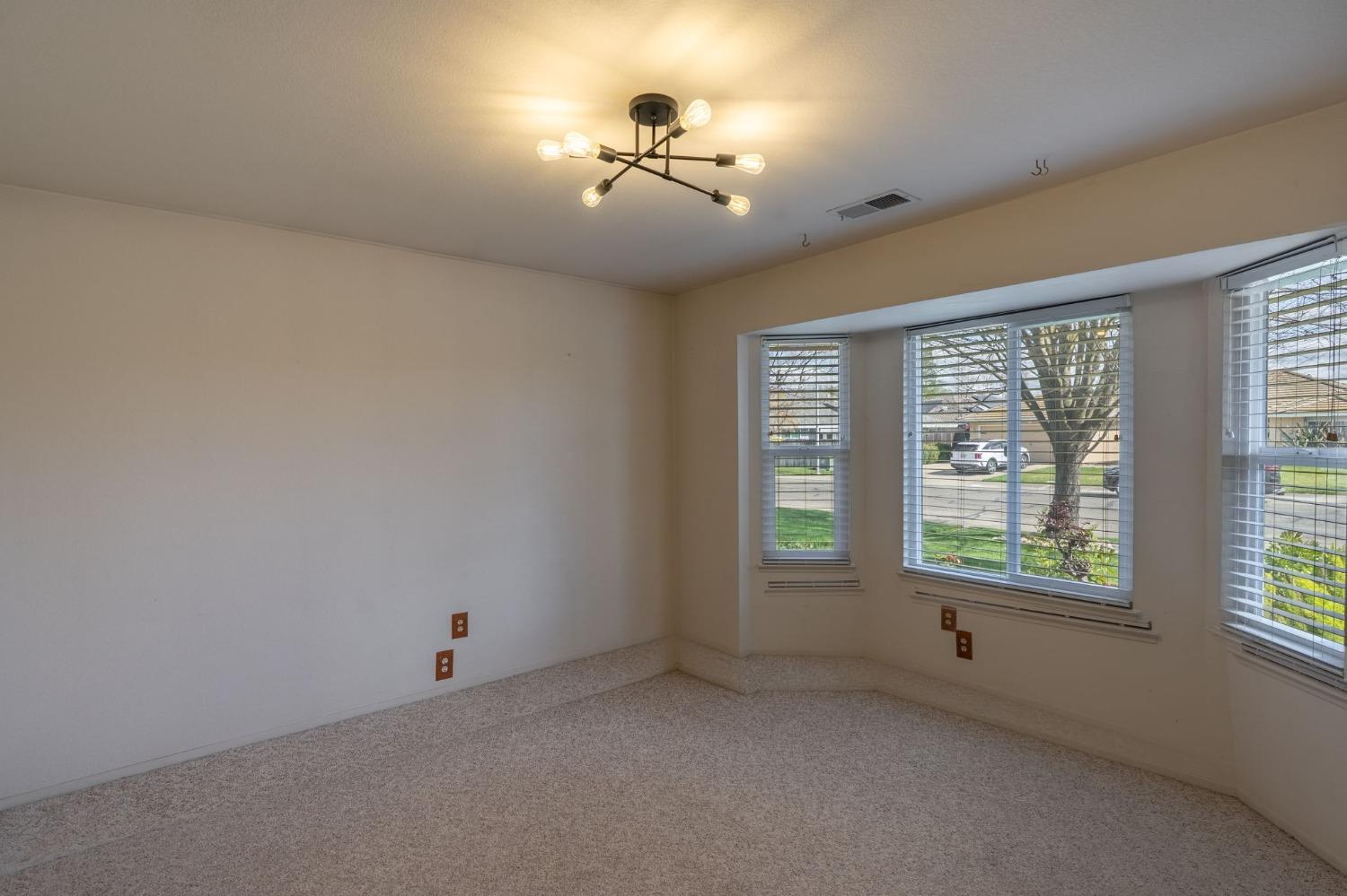 Detail Gallery Image 18 of 52 For 1047 Miwok Dr, Lodi,  CA 95240 - 3 Beds | 2 Baths