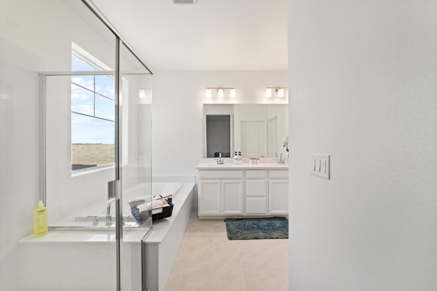 Detail Gallery Image 20 of 44 For 3074 Seaspray Walk, Sacramento,  CA 95833 - 3 Beds | 2/1 Baths