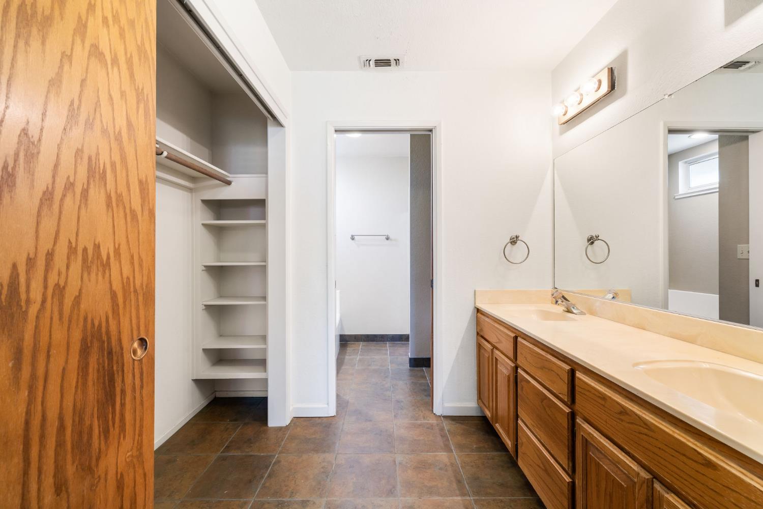 Detail Gallery Image 6 of 41 For 9286 Ultra Ct, Orangevale,  CA 95662 - 3 Beds | 2 Baths