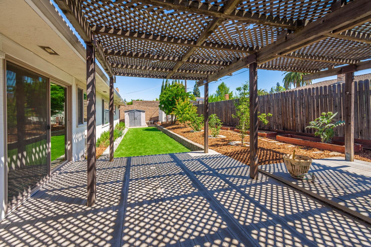 Detail Gallery Image 42 of 65 For 5612 Jolly Ct, Fair Oaks,  CA 95628 - 3 Beds | 2 Baths
