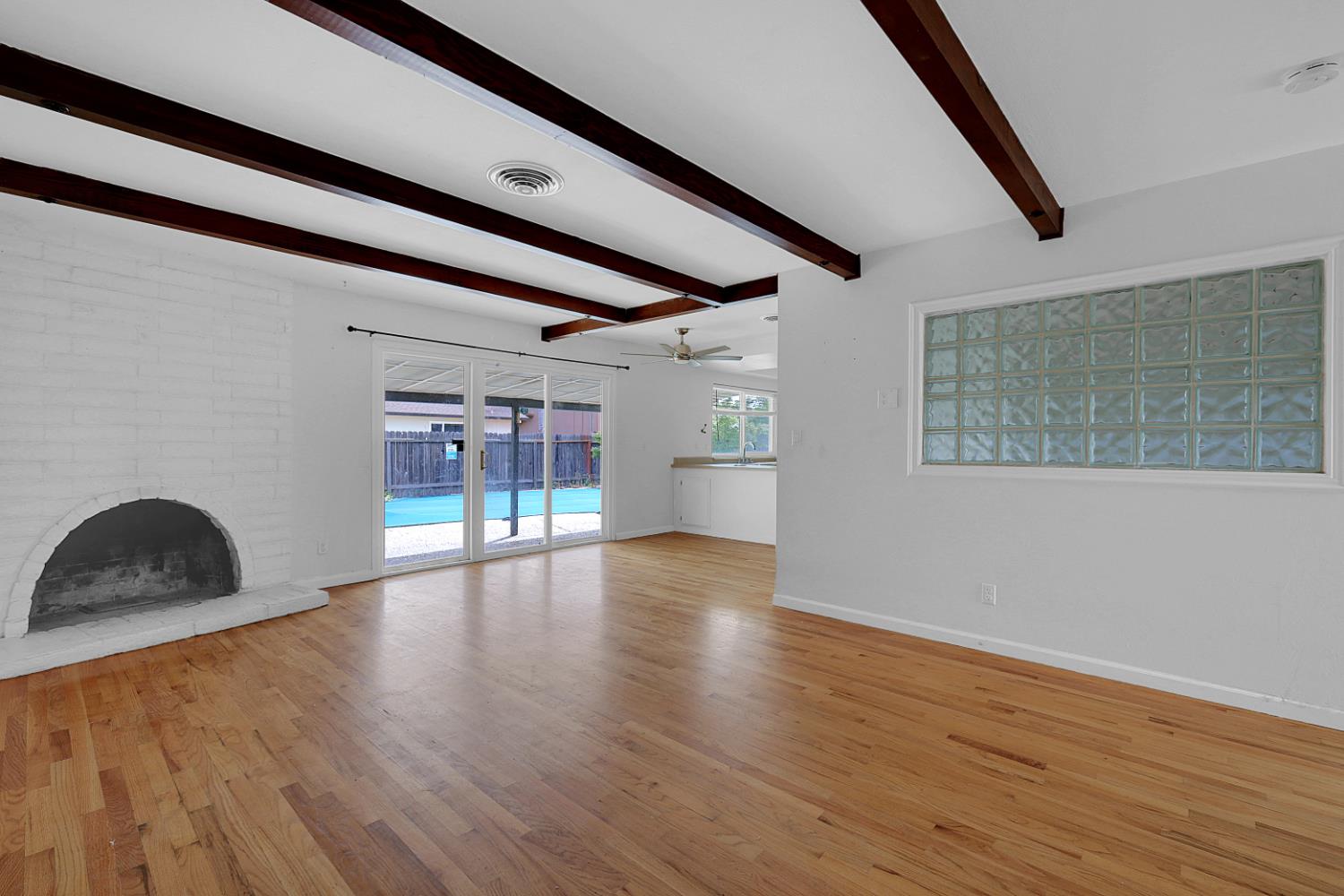 Detail Gallery Image 11 of 25 For 1440 Peach Tree Ln, Yuba City,  CA 95993 - 3 Beds | 2 Baths