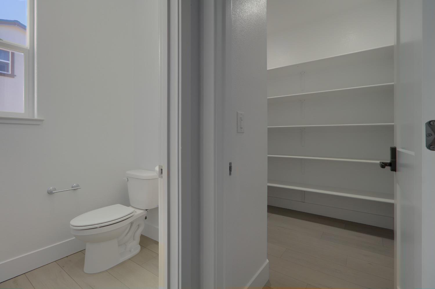 Detail Gallery Image 19 of 60 For 2183 Grady Cir, Woodland,  CA 95776 - 4 Beds | 2/1 Baths