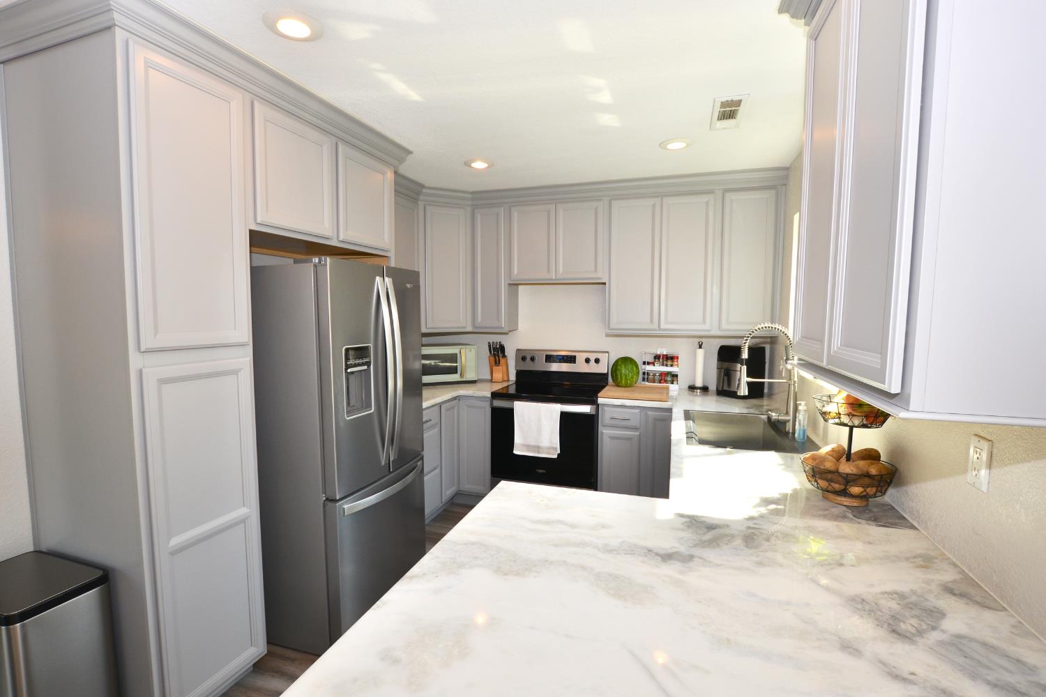 Detail Gallery Image 3 of 16 For 845 Saint Andrews Dr #8,  Valley Springs,  CA 95252 - 2 Beds | 2 Baths
