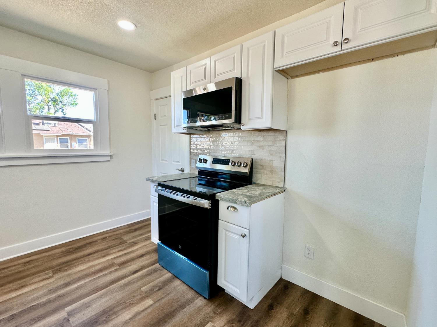 Detail Gallery Image 8 of 21 For 597 1st Ave, Gustine,  CA 95322 - 3 Beds | 1 Baths
