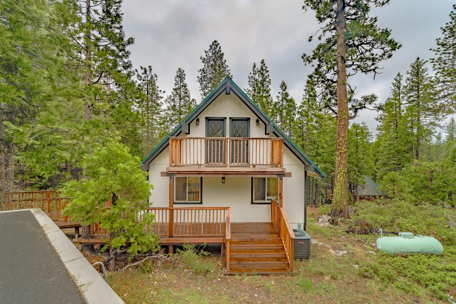 Detail Gallery Image 3 of 62 For 29696 Lassen Dr, Long Barn,  CA 95335 - 2 Beds | 2 Baths